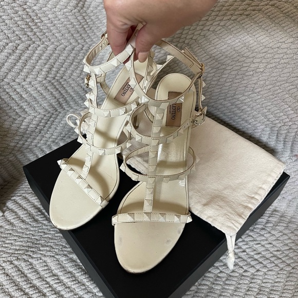 Authentic Valentino Garavani Rockstud Sandals Heels in Ivory color Size 40 - Picture 7 of 9